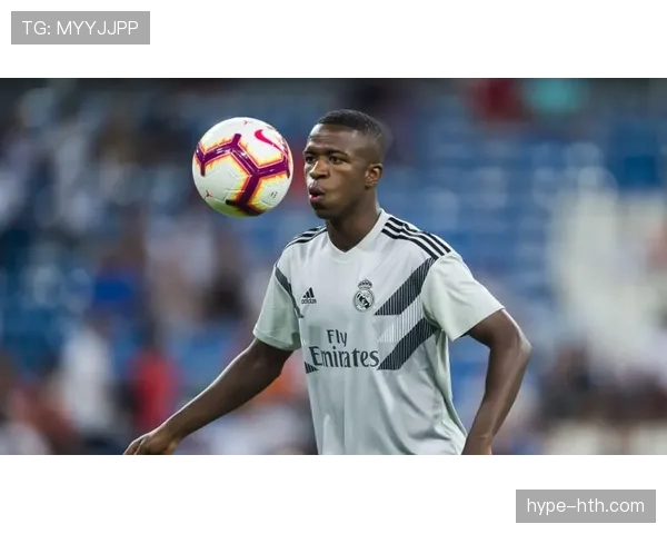 维尼修斯与罗比尼奥早期模板相似度及风格差异解析